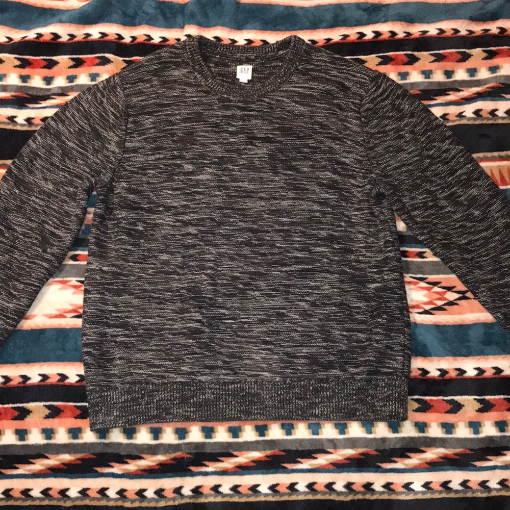 GAP crewneck sweater